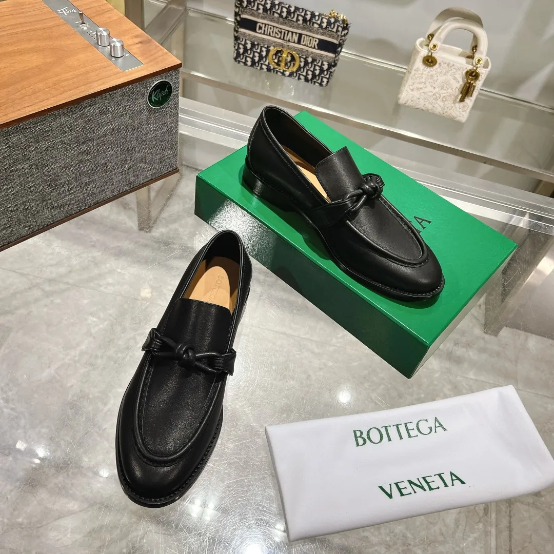 [BV] Top P: 840💰 Size: Female 35-39 (Female 40 custom-made) Male 39-44 (38.45 non-refundable) Bottega Veneta 2025 counter model! Small round toe loafers! Imported leather outsole! Imported grained cowhide! Solid color Niuli! !